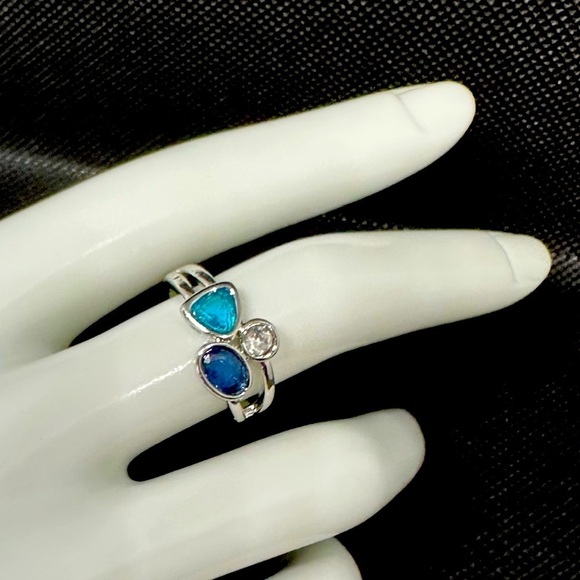 Silver & Blue Gemstone Cluster Ring – Size 7 – NWOT - Picture 8 of 17